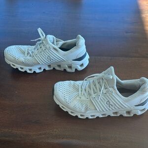 On Running Womens 9.5  White Sneakers